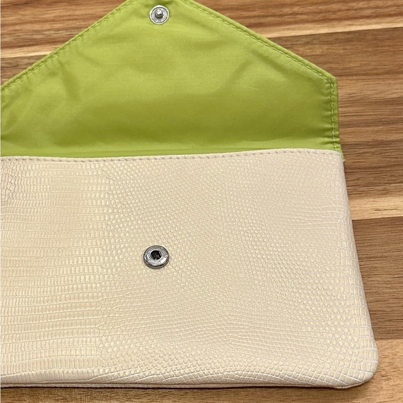 💄 NWOT Ipsy Gold & Cream Alligator Cosmetic Case - Picture 4 of 4